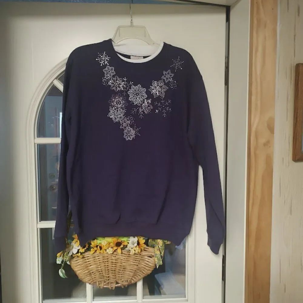 New Top Stitch By Morning Sun Eggplant Sparkly Snowflake Sweatshirt Women's L